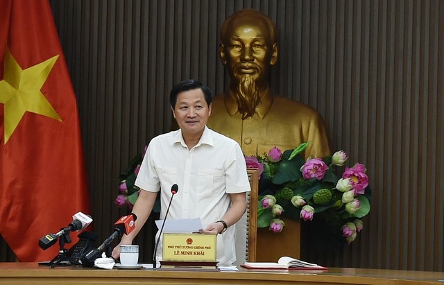 Phó Thủ tướng Lê Minh Khái đề nghị các bộ ngành nhanh chóng hoàn thiện các thủ tục trình Thủ tướng Chính phủ quyết định giao vốn - Ảnh: VGP/Trần Mạnh