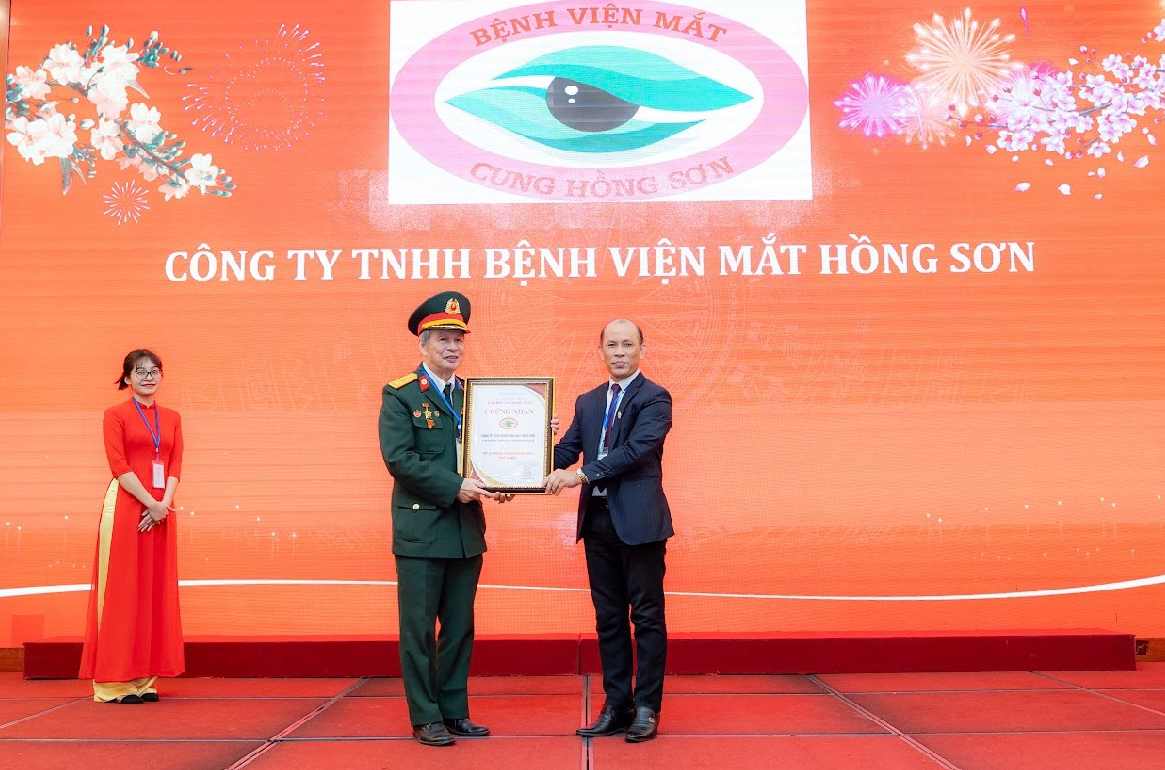 Bệnh viện mắt Hồng Sơn đạt giải Top 10 Thương hiệu uy tín hàng đầu Đông Nam Á