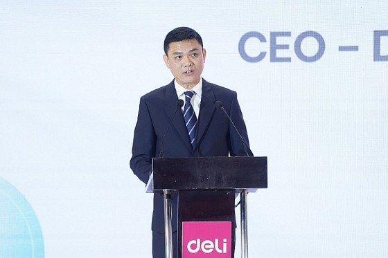Sơn Tùng M-TP trở thành đại sứ thương hiệu đầu tiên của văn phòng phẩm Deli