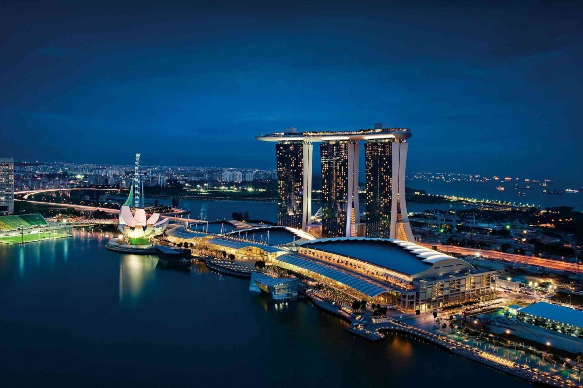Marina Bay Sands bên bờ vịnh Marina - Biểu tượng thịnh vượng của quốc đảo Singapore  (Nguồn: Internet)