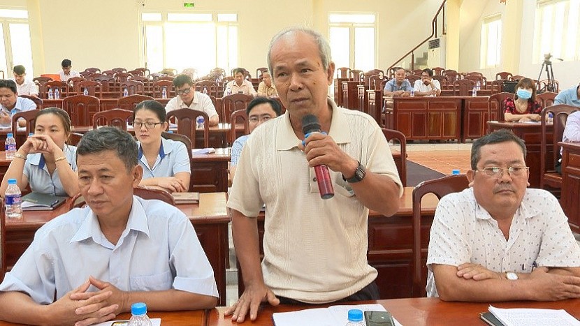 Đại diện nhân dân thị xã Chơn Thành, phát biểu ý kiến góp ý đối dự thảo Luật đất đai (sửa đổi)