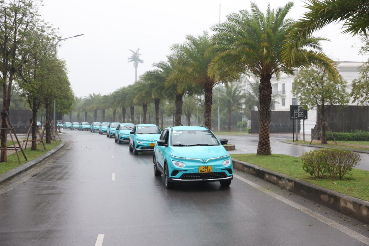 Taxi thuần điện đầu tiên của Việt Nam đi vào hoạt động