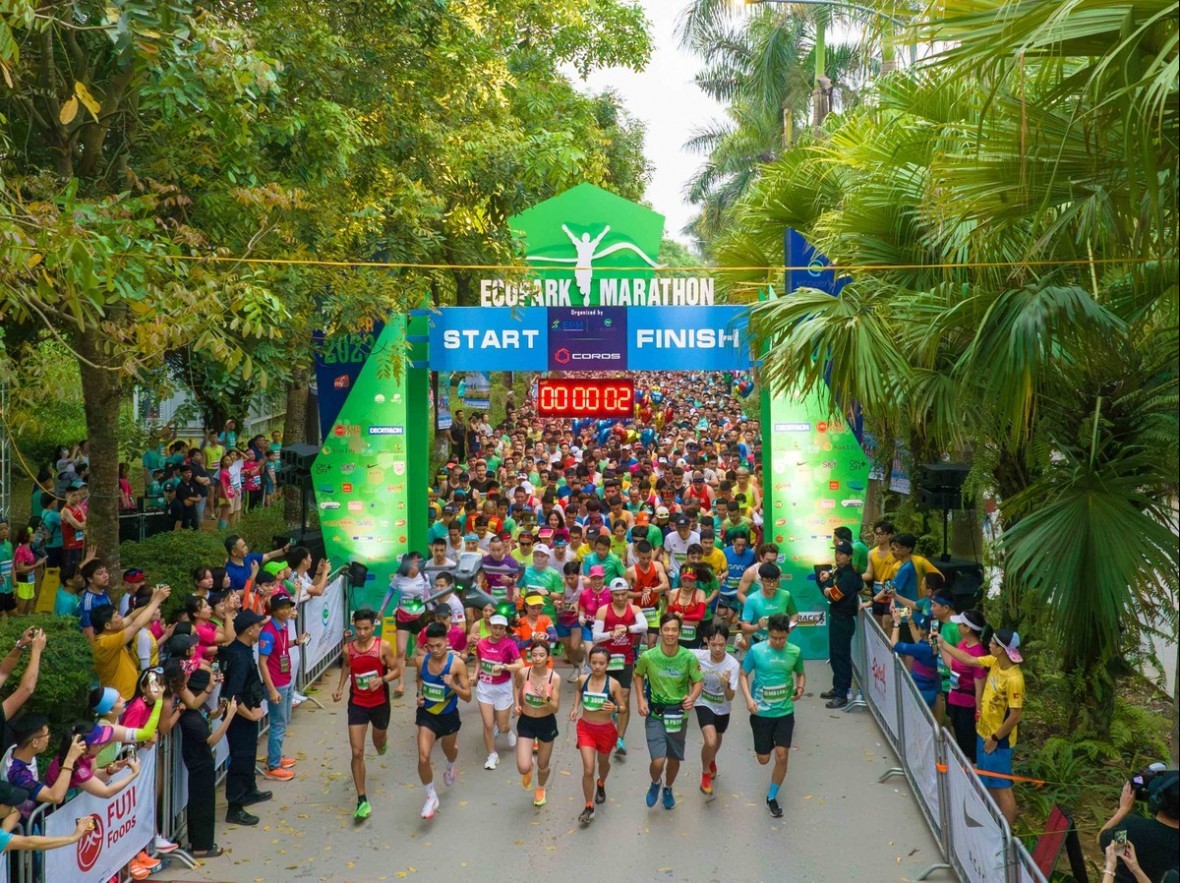Thiên nhiên xanh hút mắt ở giải chạy Ecopark Marathon 2023