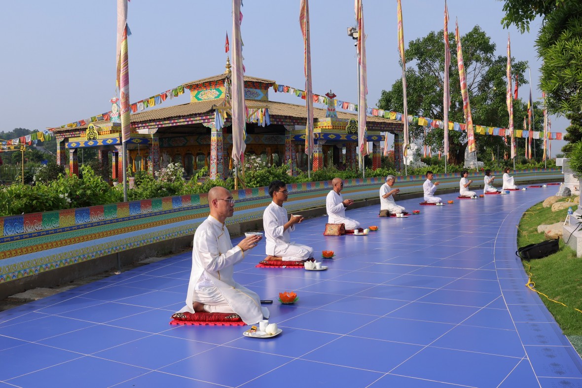 Nhiều hoạt động đặc sắc mừng Phật đản tại Đại Bảo tháp Mandala Tây Thiên