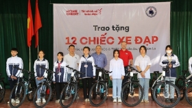 Home Credit trao học bổng cho trẻ em nghèo hiếu học tại Sơn La