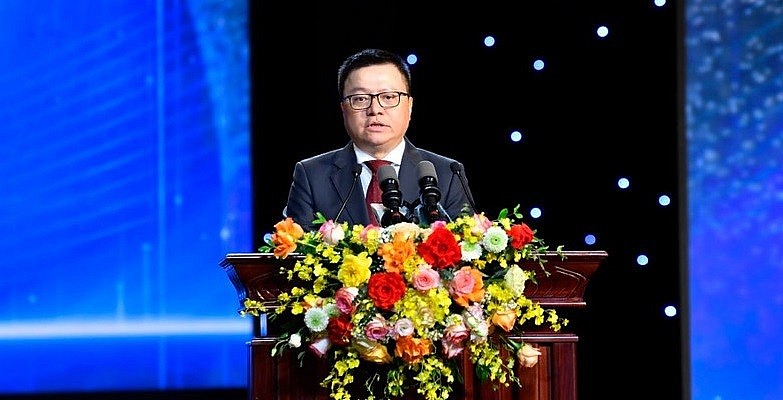 Đồng chí Lê Quốc Minh, Chủ tịch Hội đồng Giải Báo chí quốc gia phát biểu tại buổi lễ. (Ảnh: THÀNH ĐẠT)