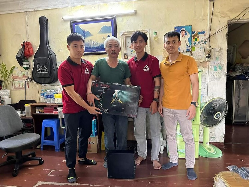 Công ty Máy tính Phan Thành Computer tặng máy tính cho nguyên giảng viên Học viện Báo chí và Tuyên truyền