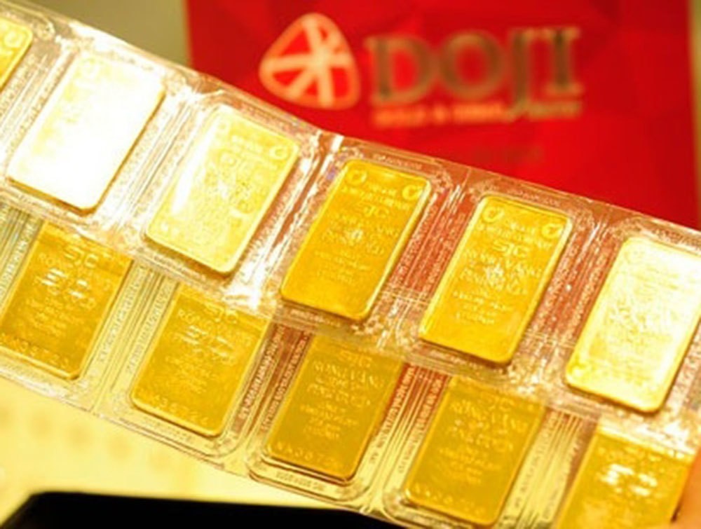 Giá vàng tăng vọt, tiến sát mốc 72 triệu đồng/lượng