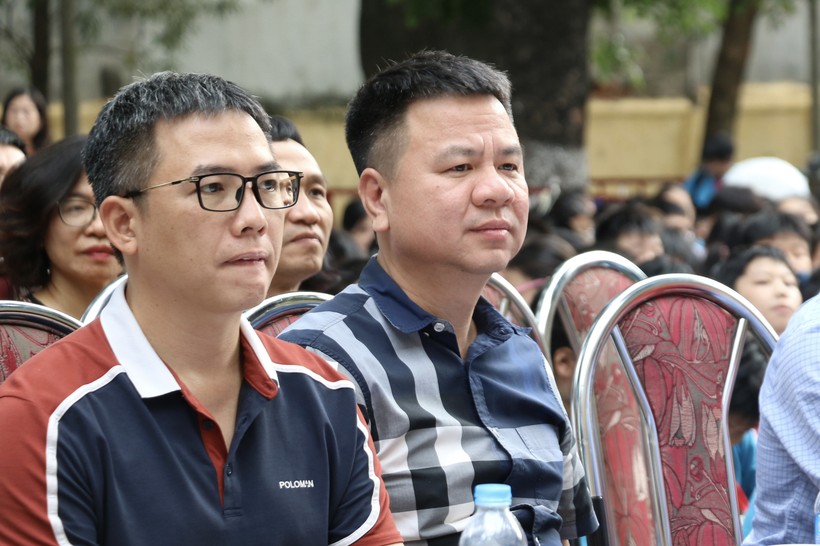 Nhà báo Triệu Ngọc Lâm (phải) và TS Phan Văn Kiền (trái) tham dự chuyên đề. ảnh 6