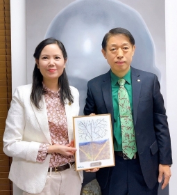 Hoạ sỹ Kim Đức gặp gỡ Chủ tịch Hiệp hội nghệ thuật quốc tế IAA/AIAP