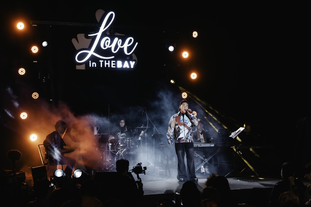 Trung Quân Idol "cháy" với đêm nhạc đánh dấu 15 minishow của Love in the Bay