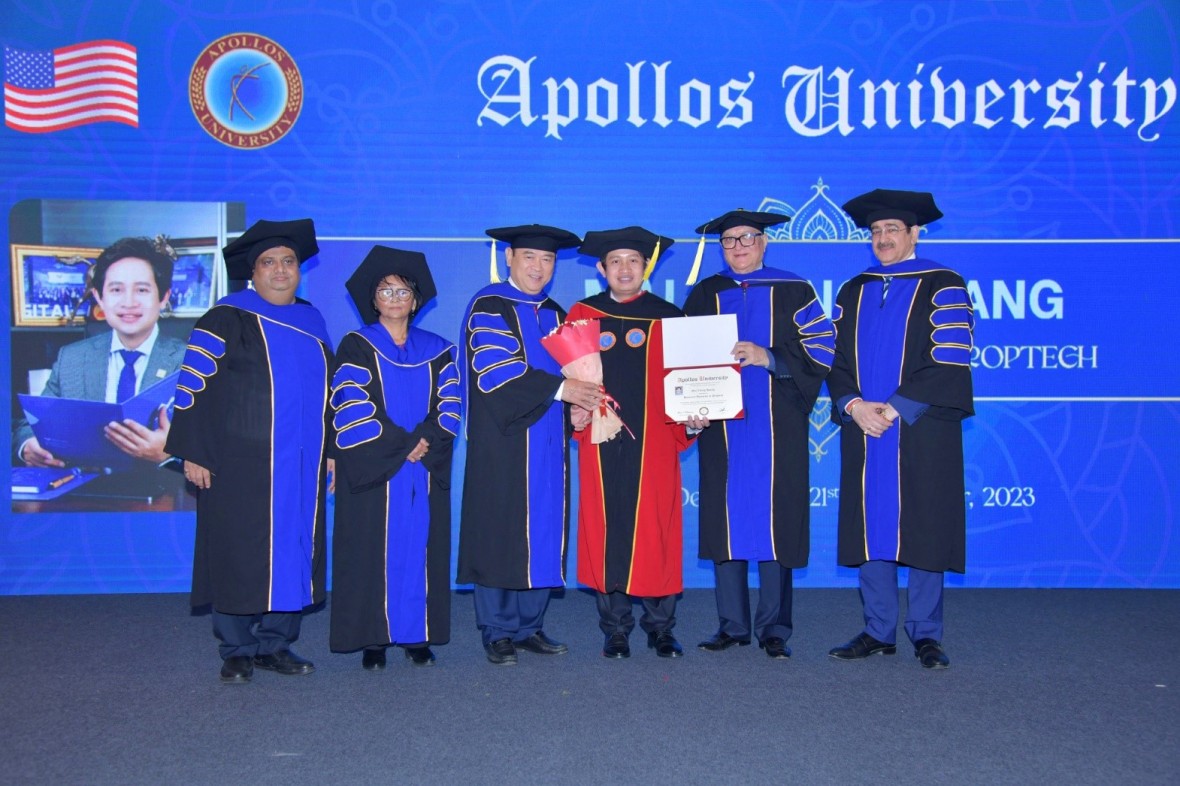 Chủ tịch Meey Land nhận bằng Tiến sĩ danh dự Đại học Apollos (Hoa Kỳ)