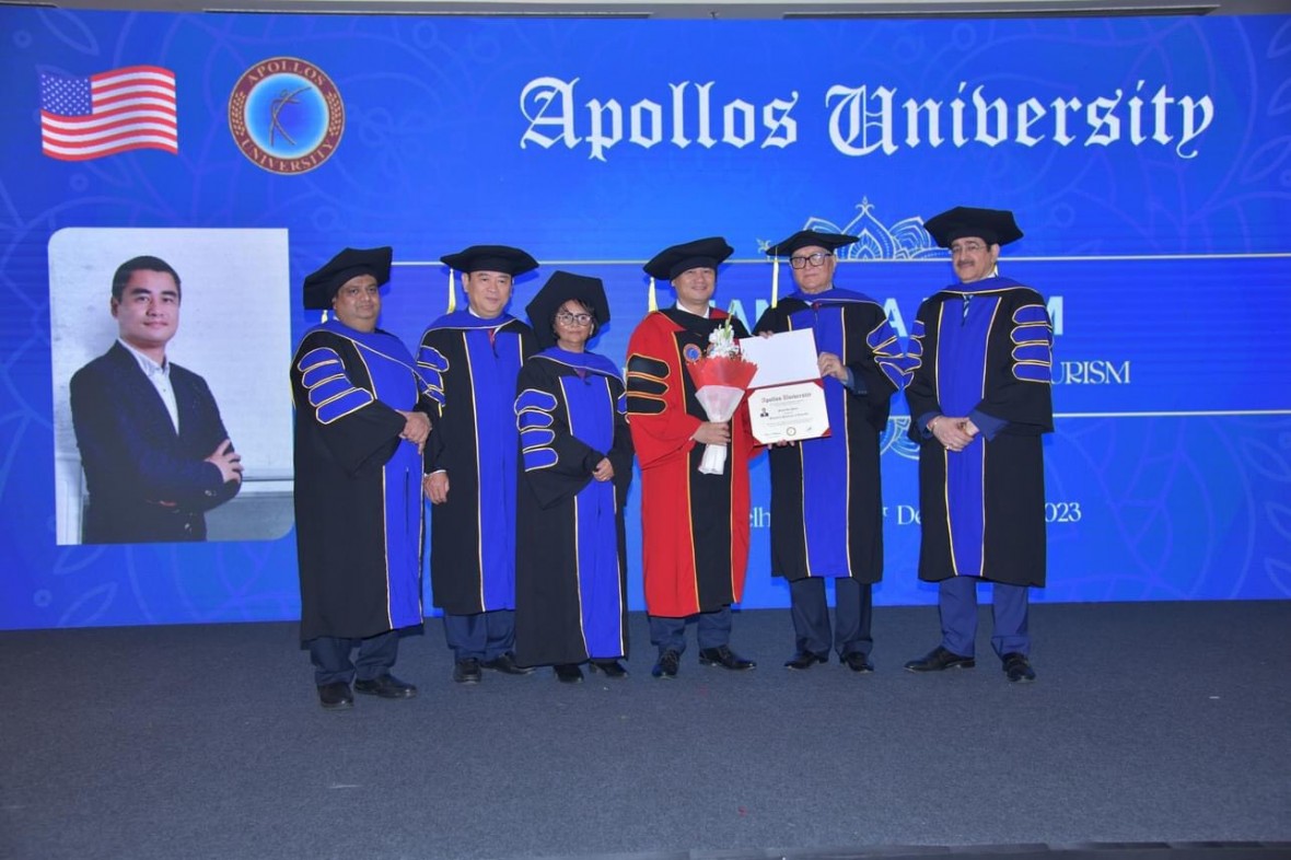 Chủ tịch LuxGroup nhận bằng Tiến sĩ danh dự Đại học Apollos (Hoa Kỳ)