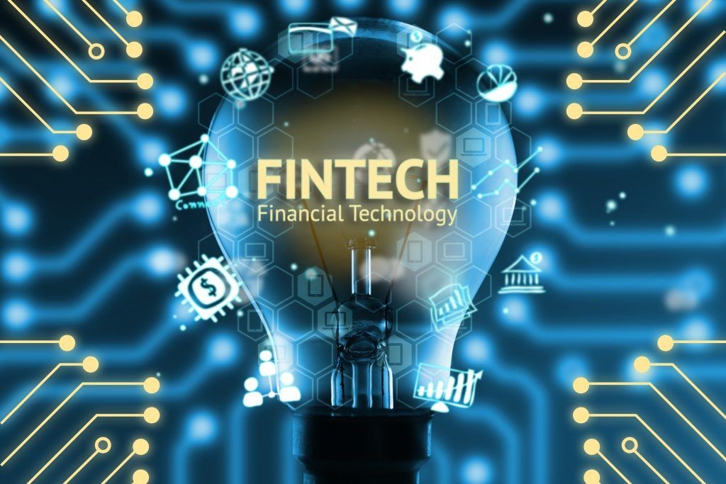 Sự “trỗi dậy” của Fintech và cú “bắt tay” kinh điển với ngành ngân hàng