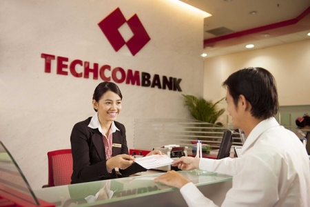 Techcombank báo lãi “khủng”