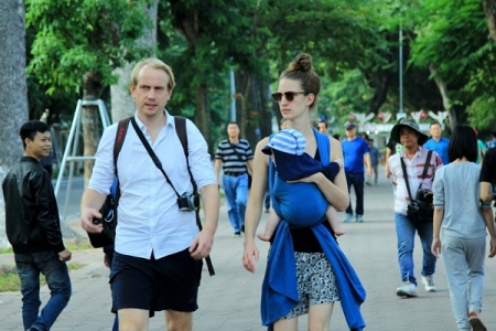 Khách du lịch nước ngoài đến Việt Nam tăng hơn 21% trong 11 tháng